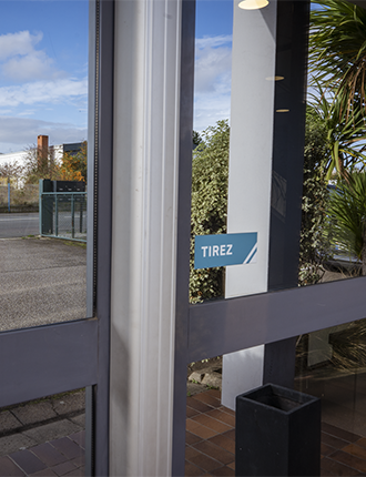 Porte accès extérieur